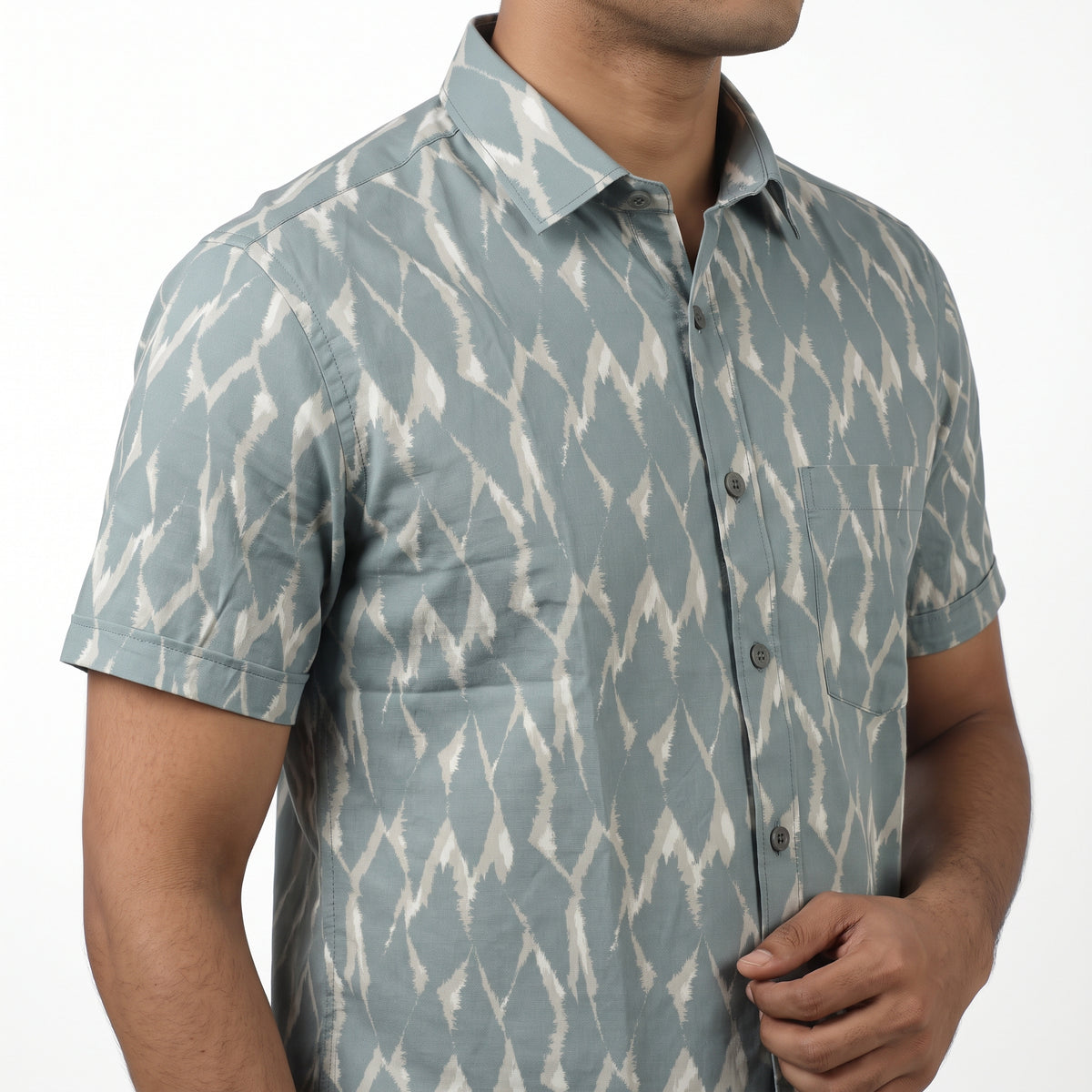 VIBRANT MEN HALF SLEEVE SHIRT