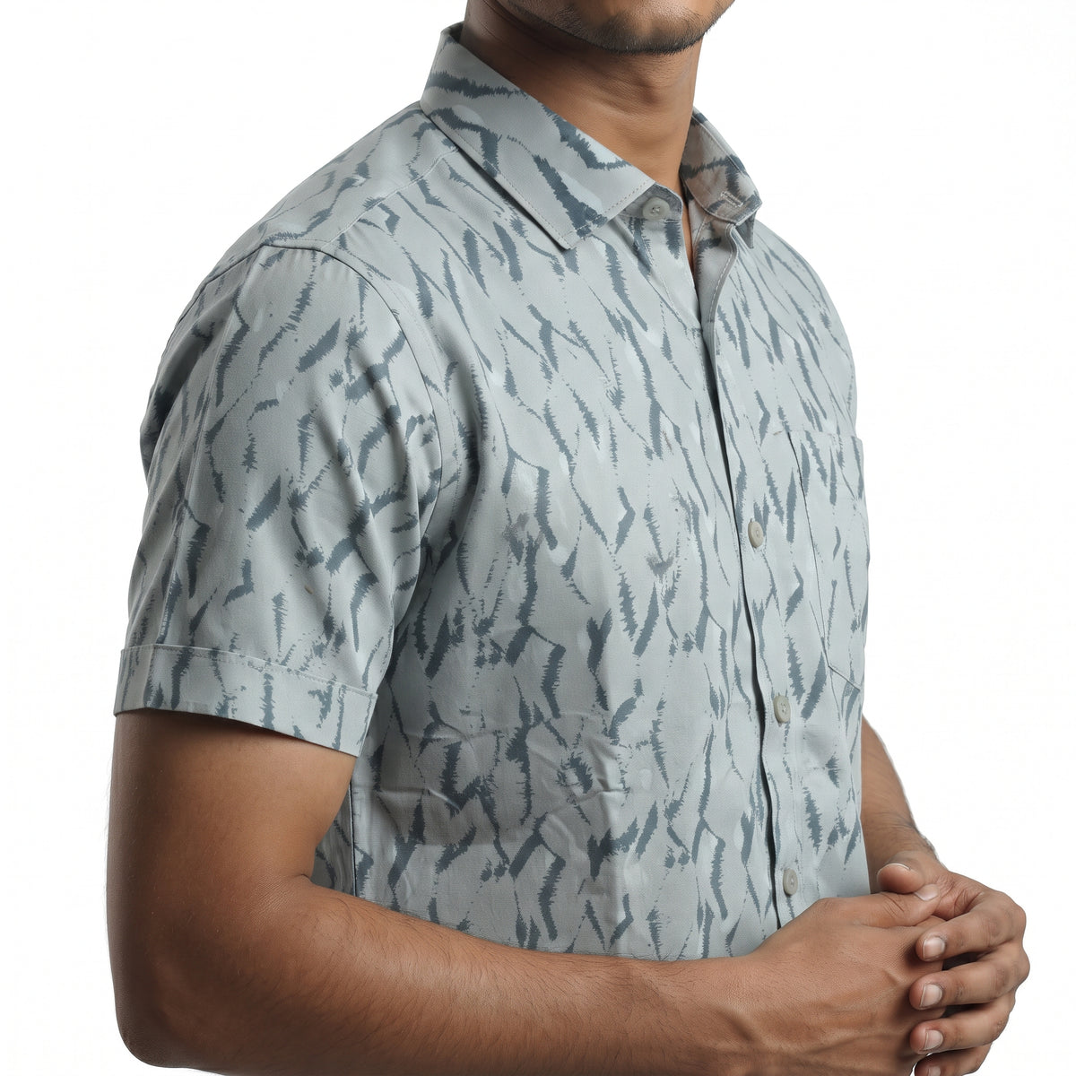 VIBRANT MEN HALF SLEEVE SHIRT